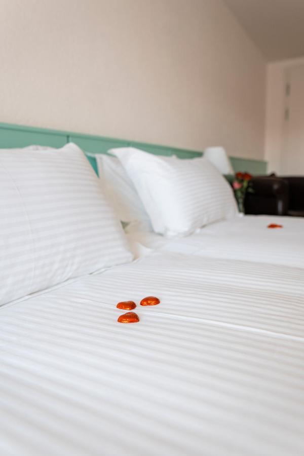 Swiss Hotel La Couronne Авоншес Екстериор снимка