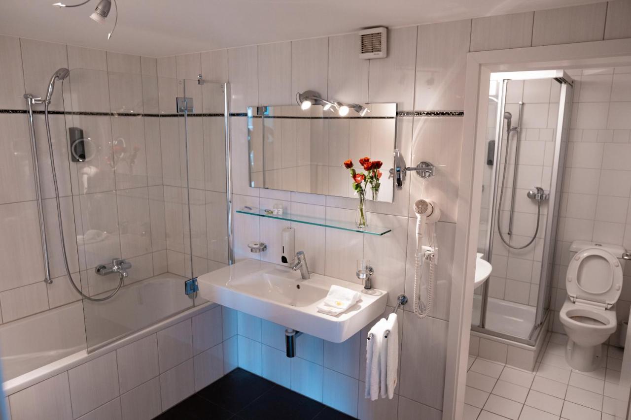 Swiss Hotel La Couronne Авоншес Екстериор снимка
