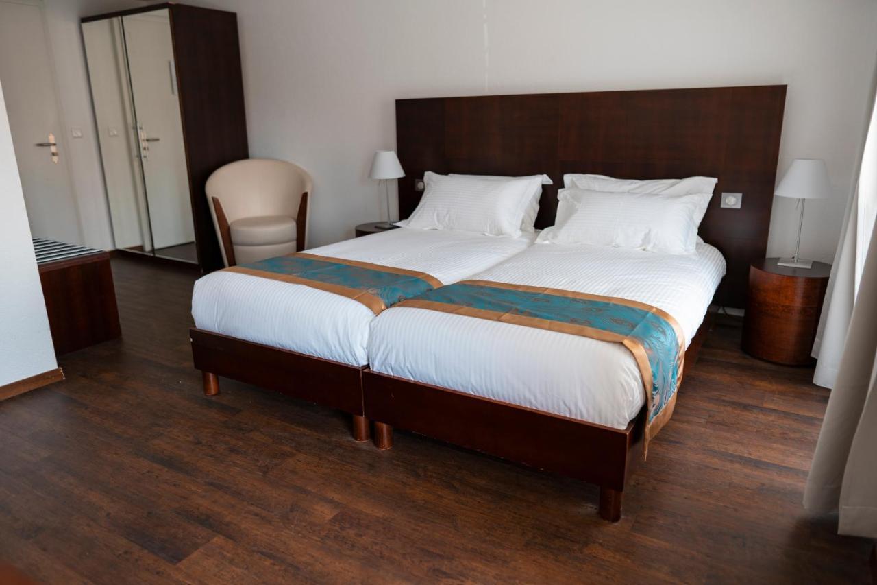 Swiss Hotel La Couronne Авоншес Екстериор снимка