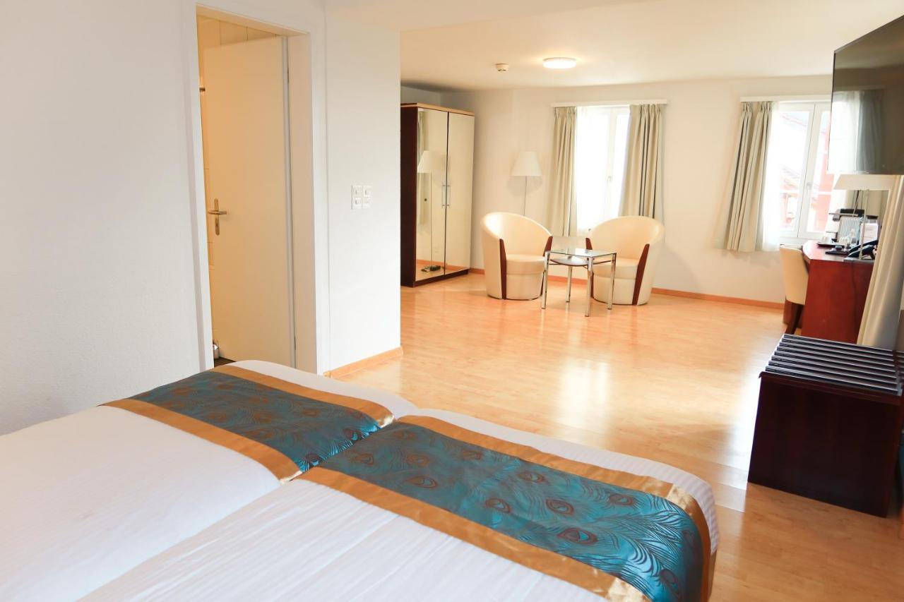 Swiss Hotel La Couronne Авоншес Екстериор снимка
